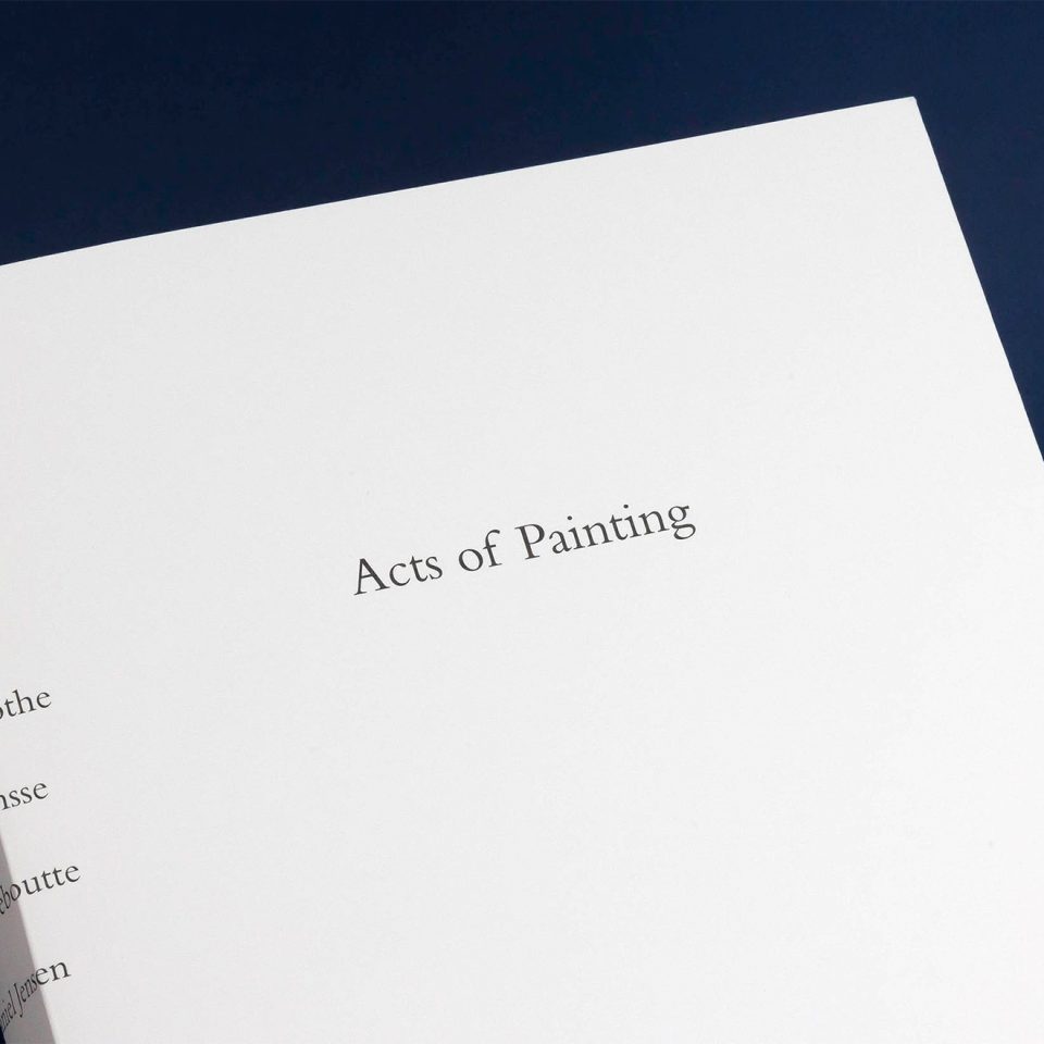 detail van de cover van dit softcover boek voorzien van otabind binding met doorlopende tekst over rug van het boek, gedrukt in flux