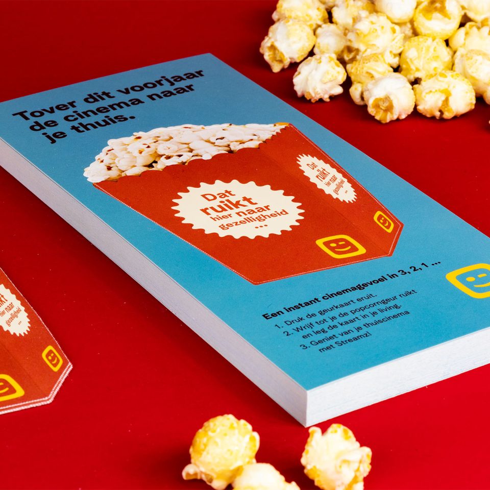 flyers voor deur aan deur rond te brengen van telenet voorzien van deurvernis en stansvorm